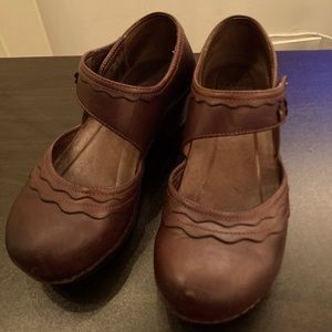 Dansko Mary Jane clogs, soft brown, comfortable heel, size 38